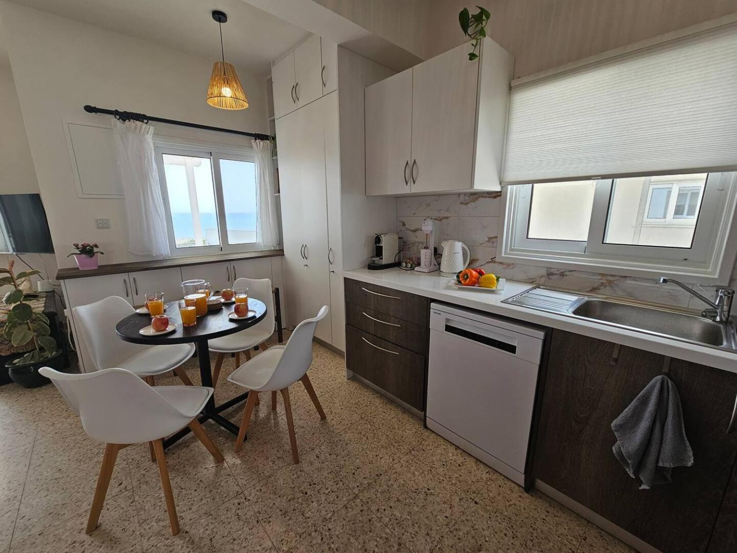 Ammos Beachfront Villa Paradise Larnaca Exterior foto