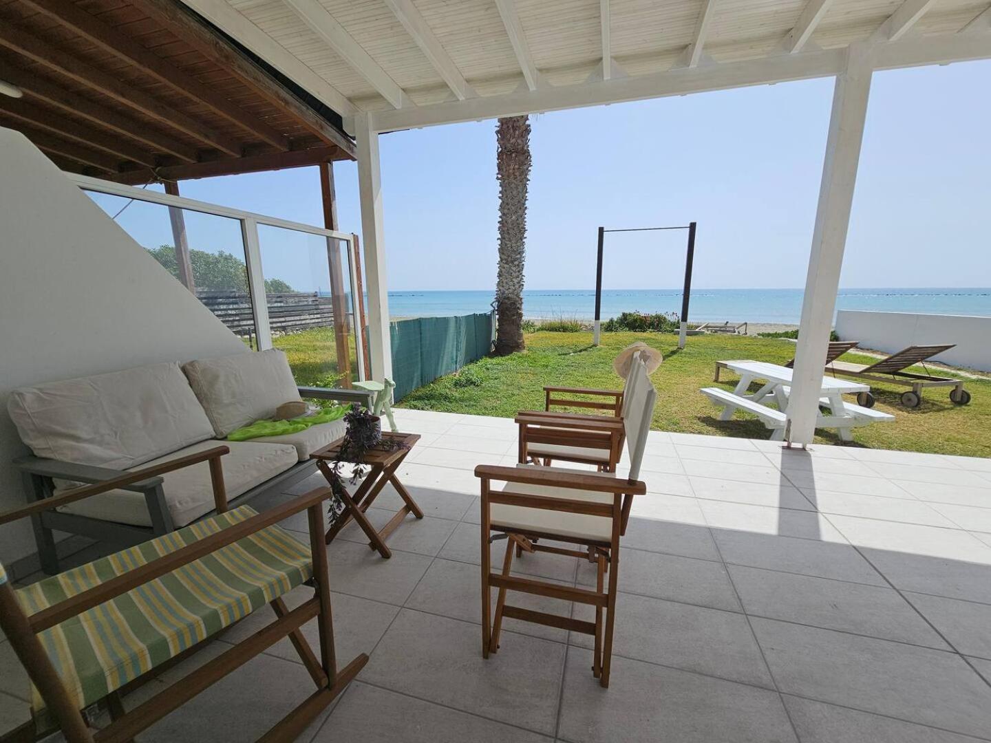 Ammos Beachfront Villa Paradise Larnaca Exterior foto