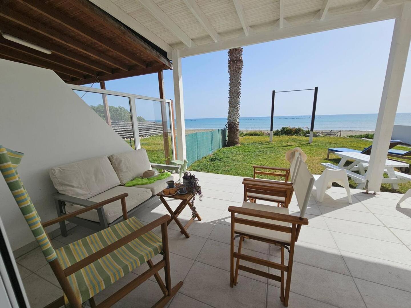 Ammos Beachfront Villa Paradise Larnaca Exterior foto