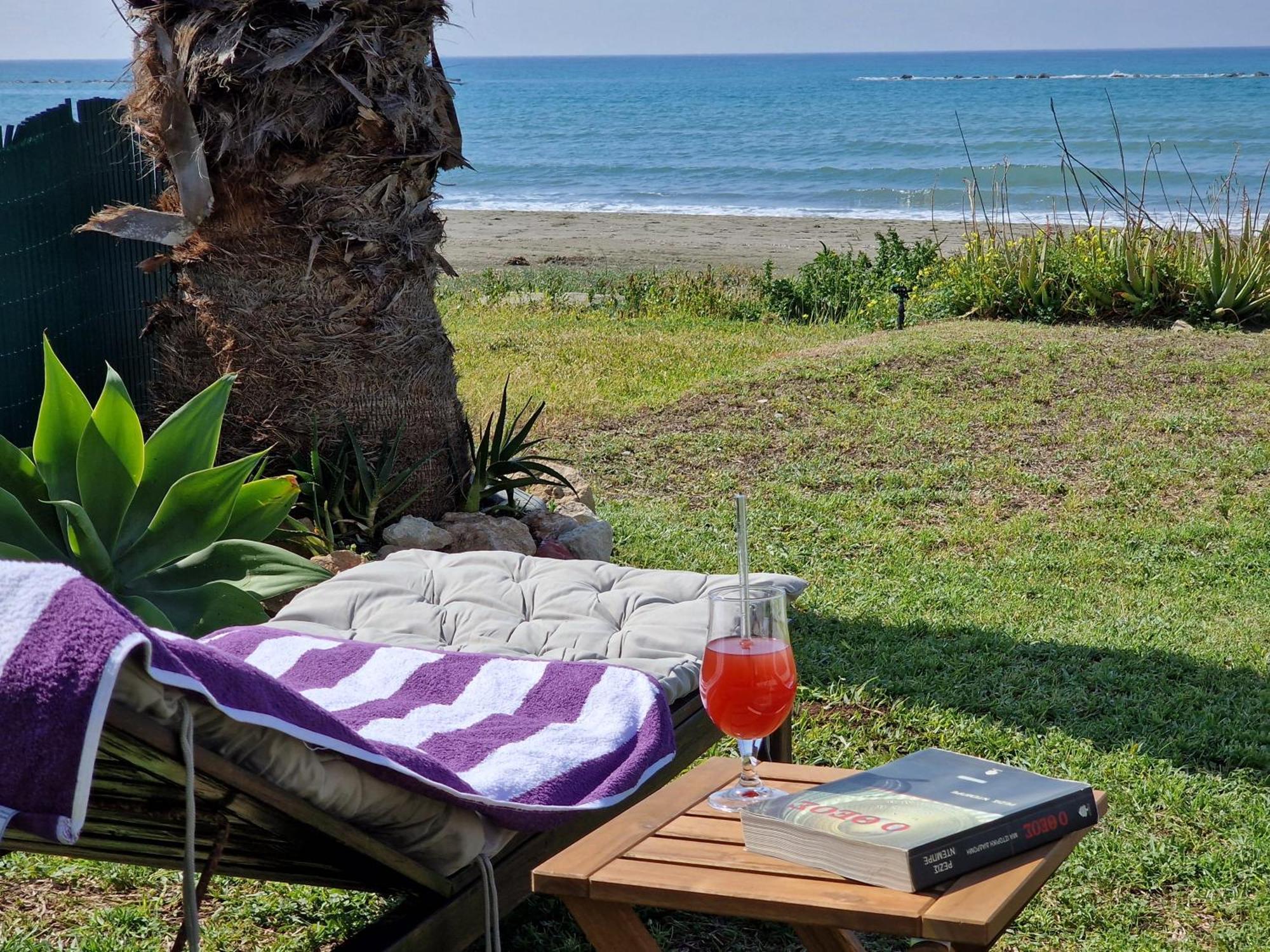 Ammos Beachfront Villa Paradise Larnaca Exterior foto