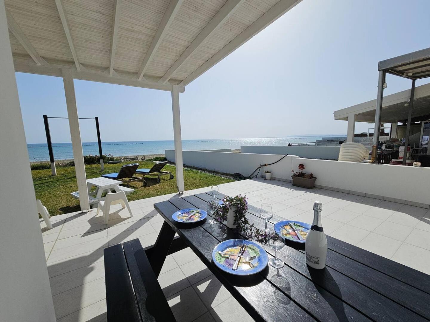 Ammos Beachfront Villa Paradise Larnaca Exterior foto